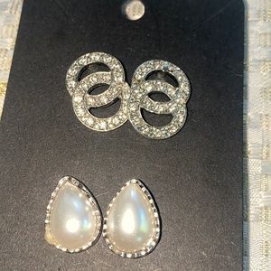 Costume jewelry:2 pack earrings set. Faux Diamond and Pearl earrings